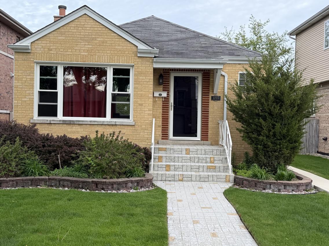 5705 S Nottingham Ave., Chicago, IL 60638