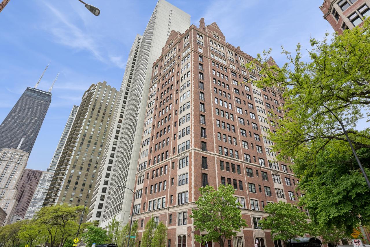 1120 N Lake Shore Dr. #18AB, Chicago, IL 60611