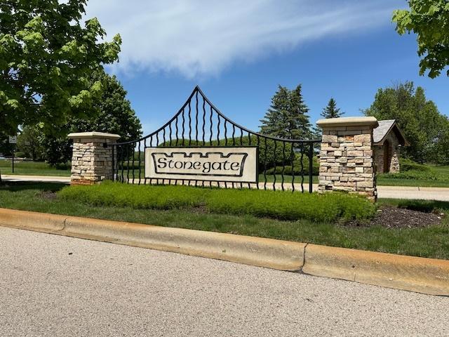 4223 Northgate Dr., Spring Grove, IL 60081