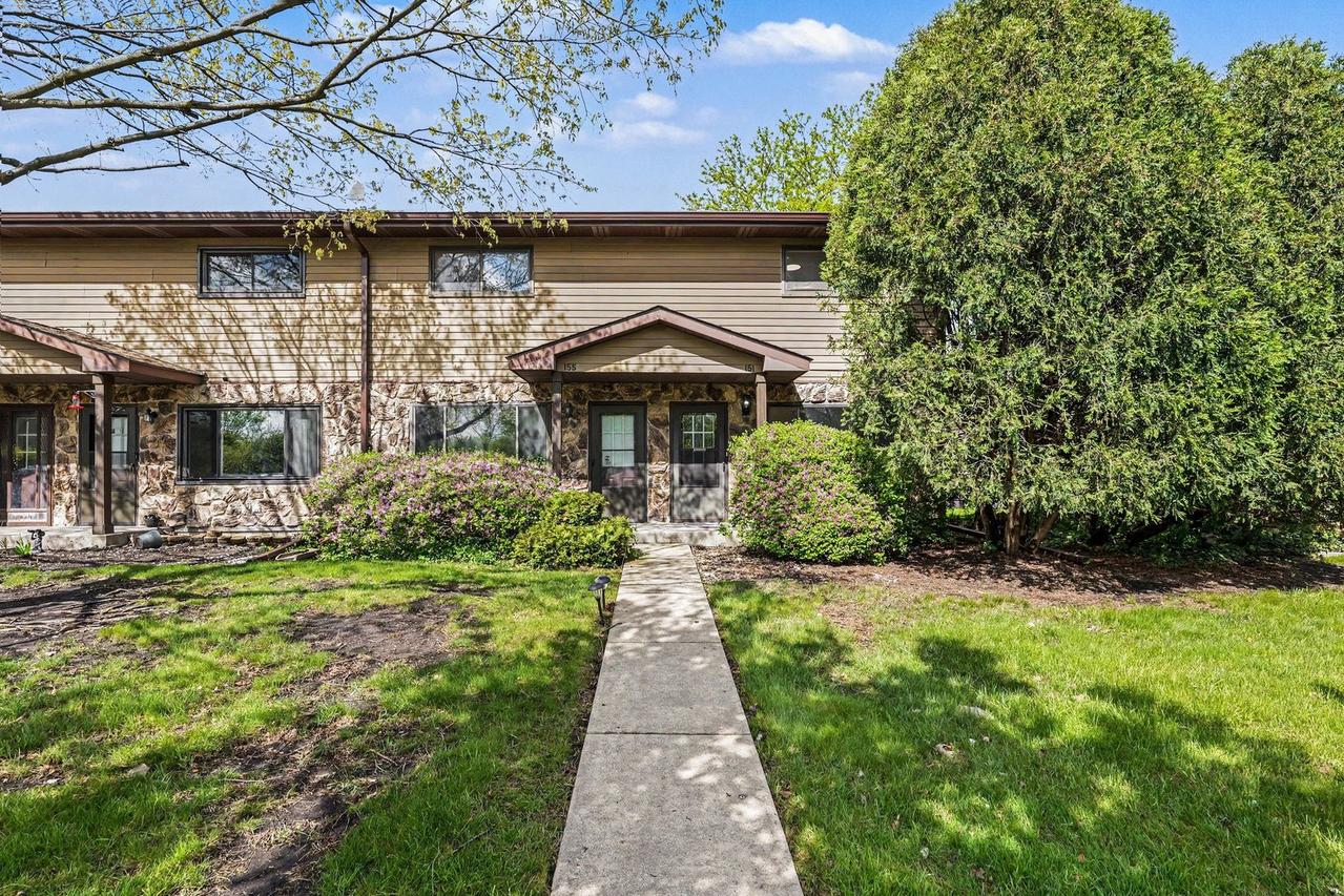 151 S Ruga Ct., Addison, IL 60101
