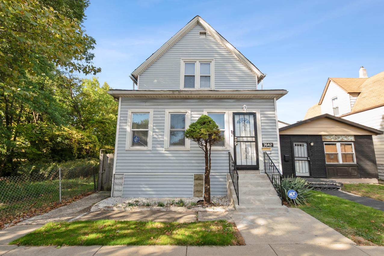 7642 S Dante Ave., Chicago, IL 60619