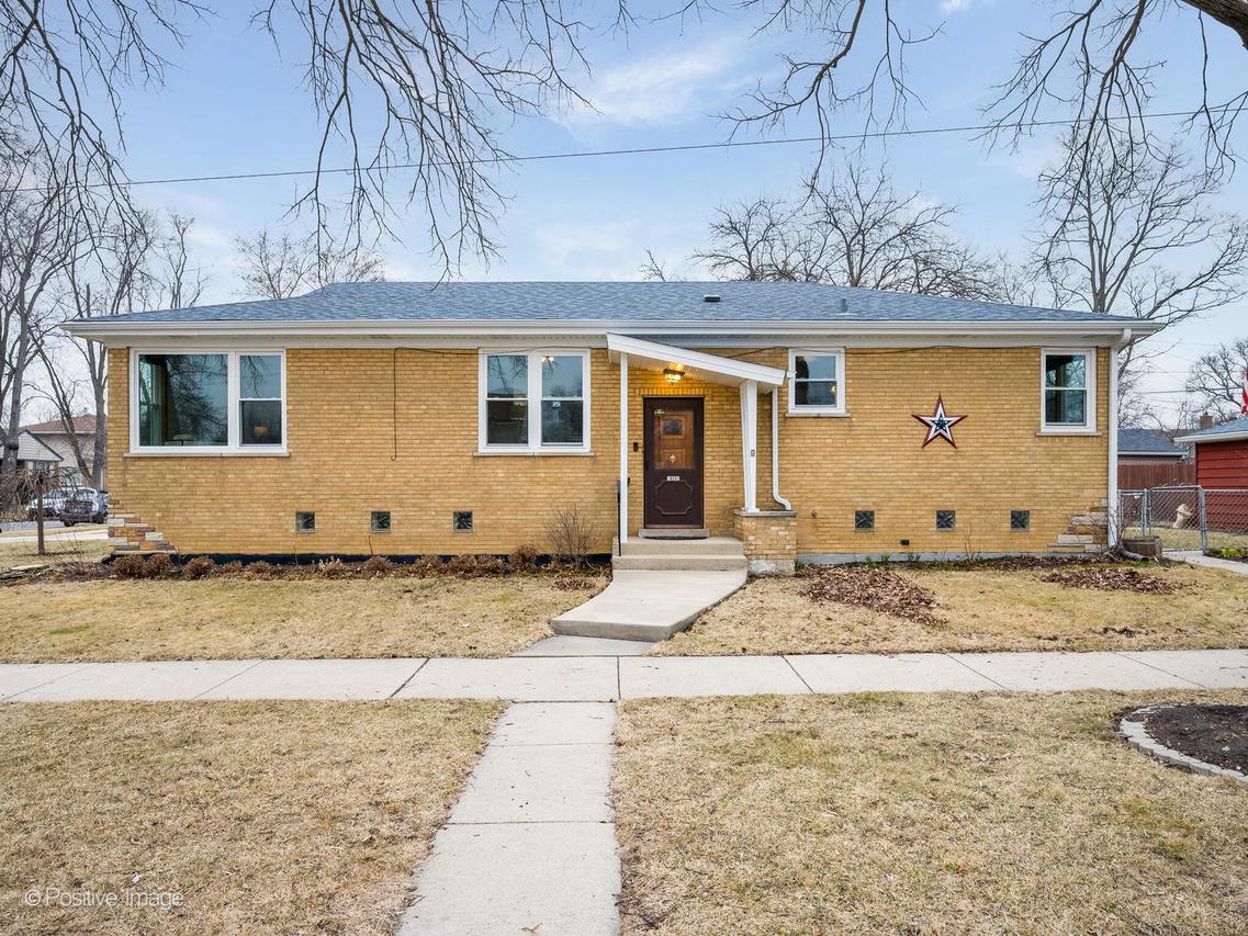 18547 Lexington Ave., Homewood, IL 60430