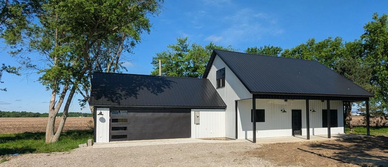 521 Dewolf St., Odin, IL 62870