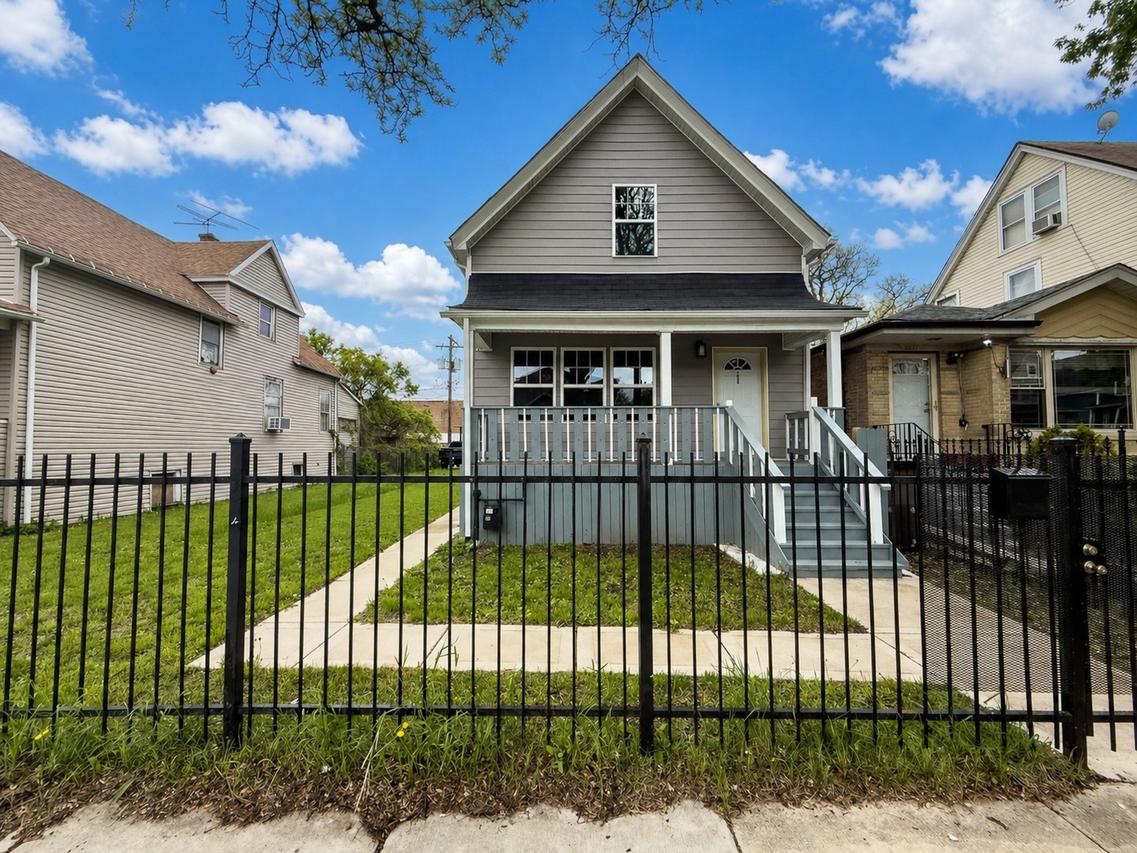 5415 W Rice St., Chicago, IL 60651