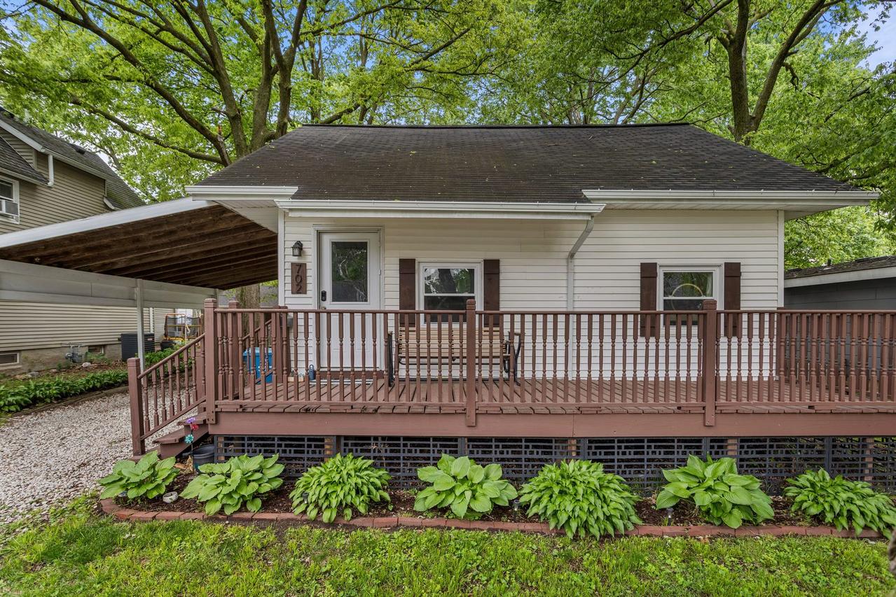 702 E Lincoln St., Monticello, IL 61856