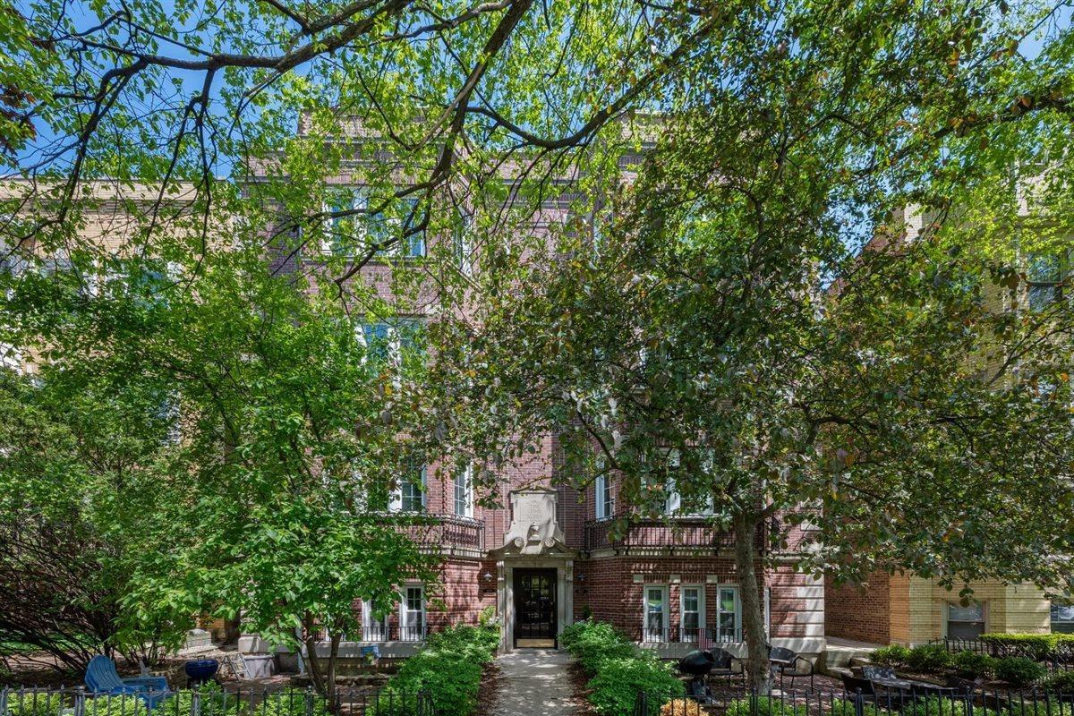 927 Hinman Ave. #2S, Evanston, IL 60202