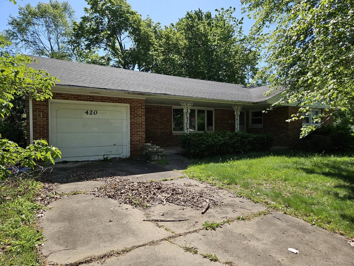 420 S Wood St., Nashville, IL 62263