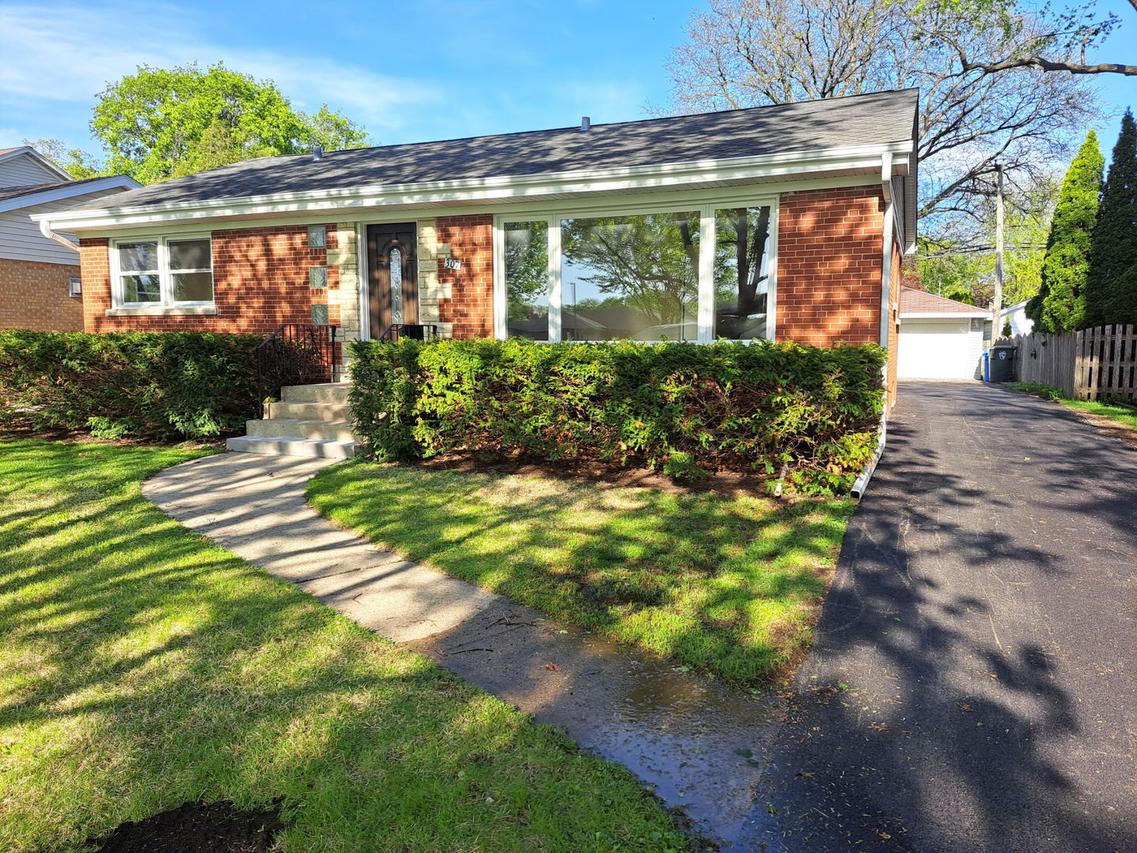 307 N Fairview Ave., Mount Prospect, IL 60056