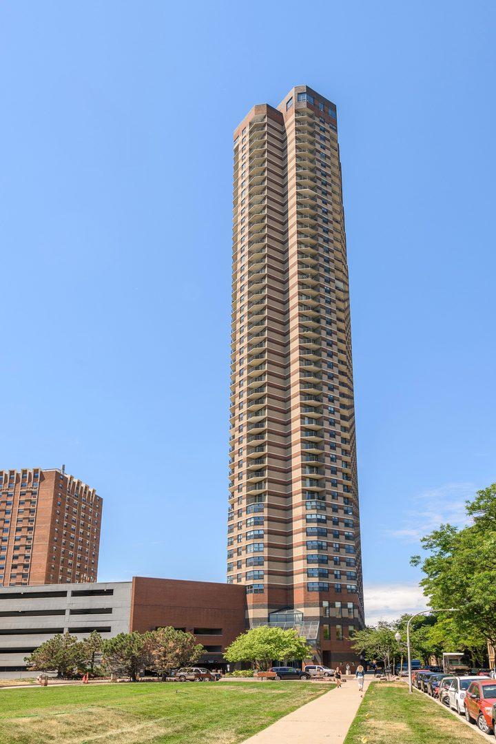 3660 N Lake Shore Dr. #2901, Chicago, IL 60613
