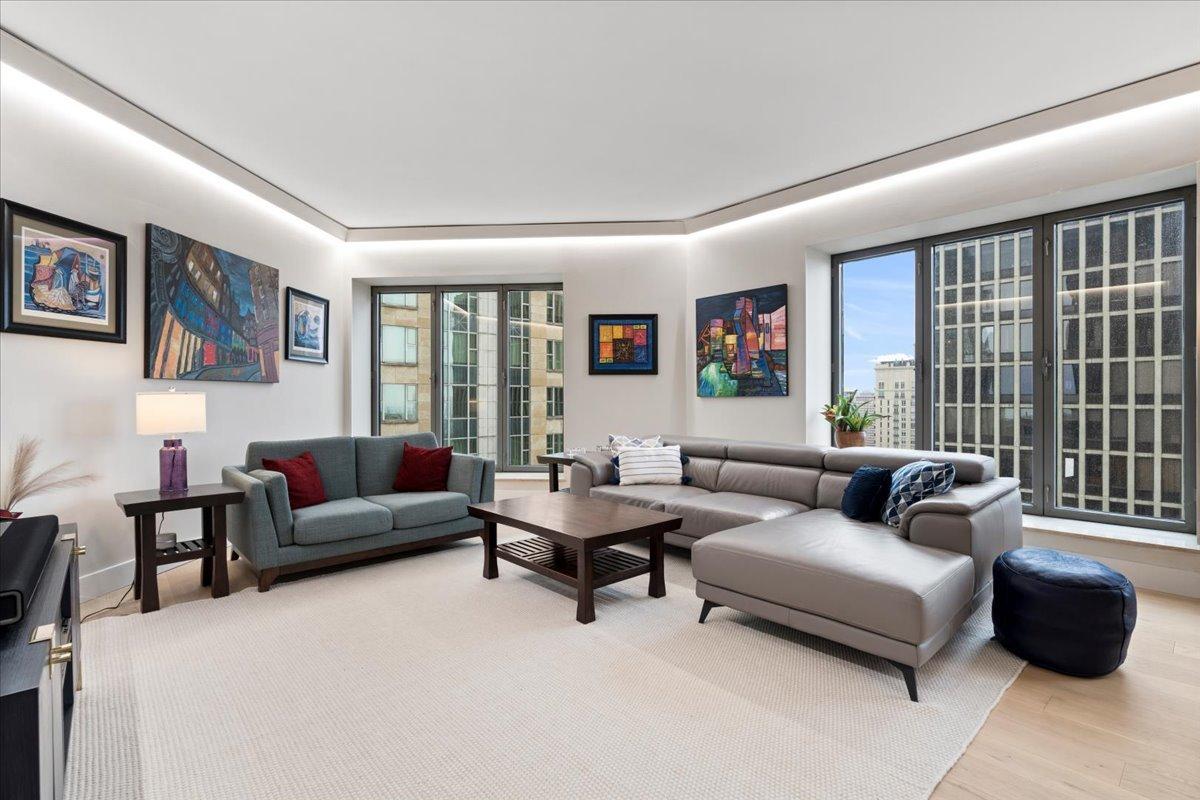 950 N Michigan Ave. #2804, Chicago, IL 60611