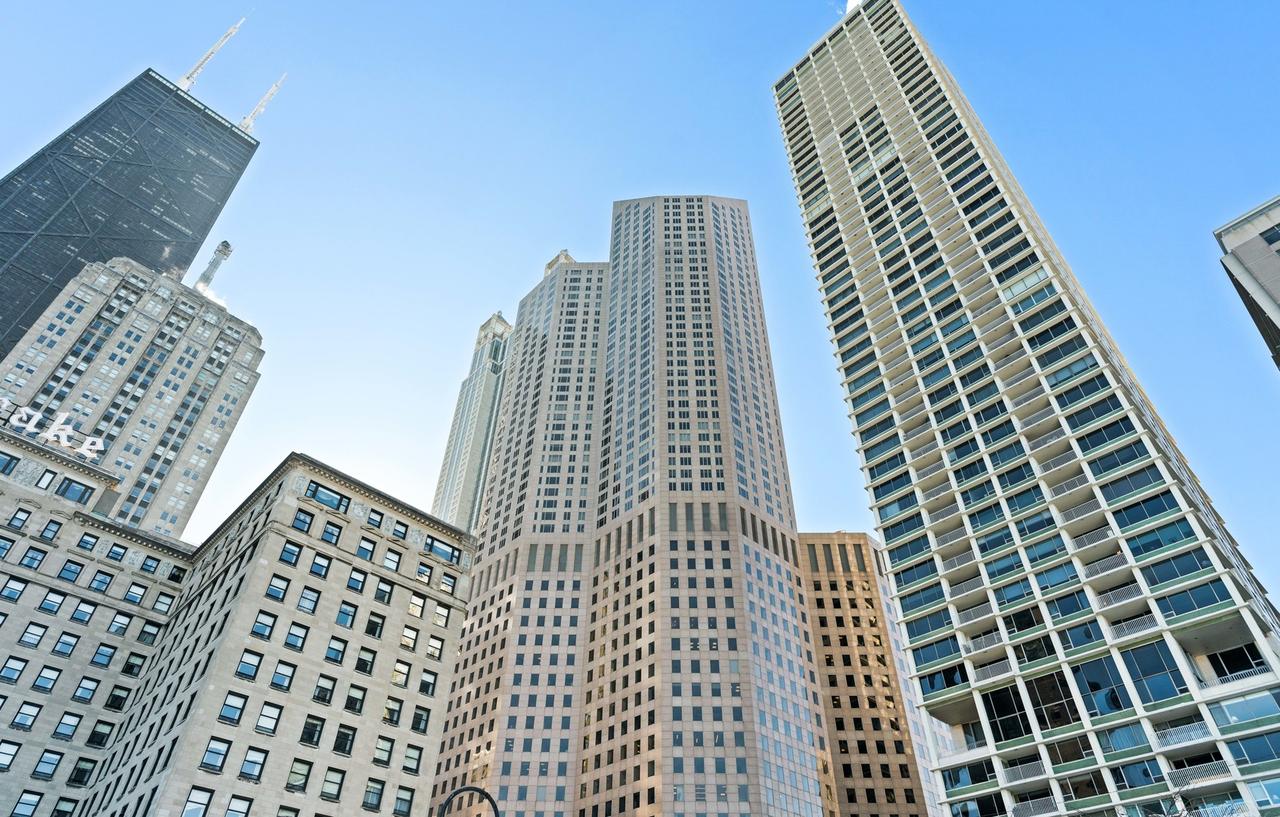 950 N Michigan Ave. #2804, Chicago, IL 60611