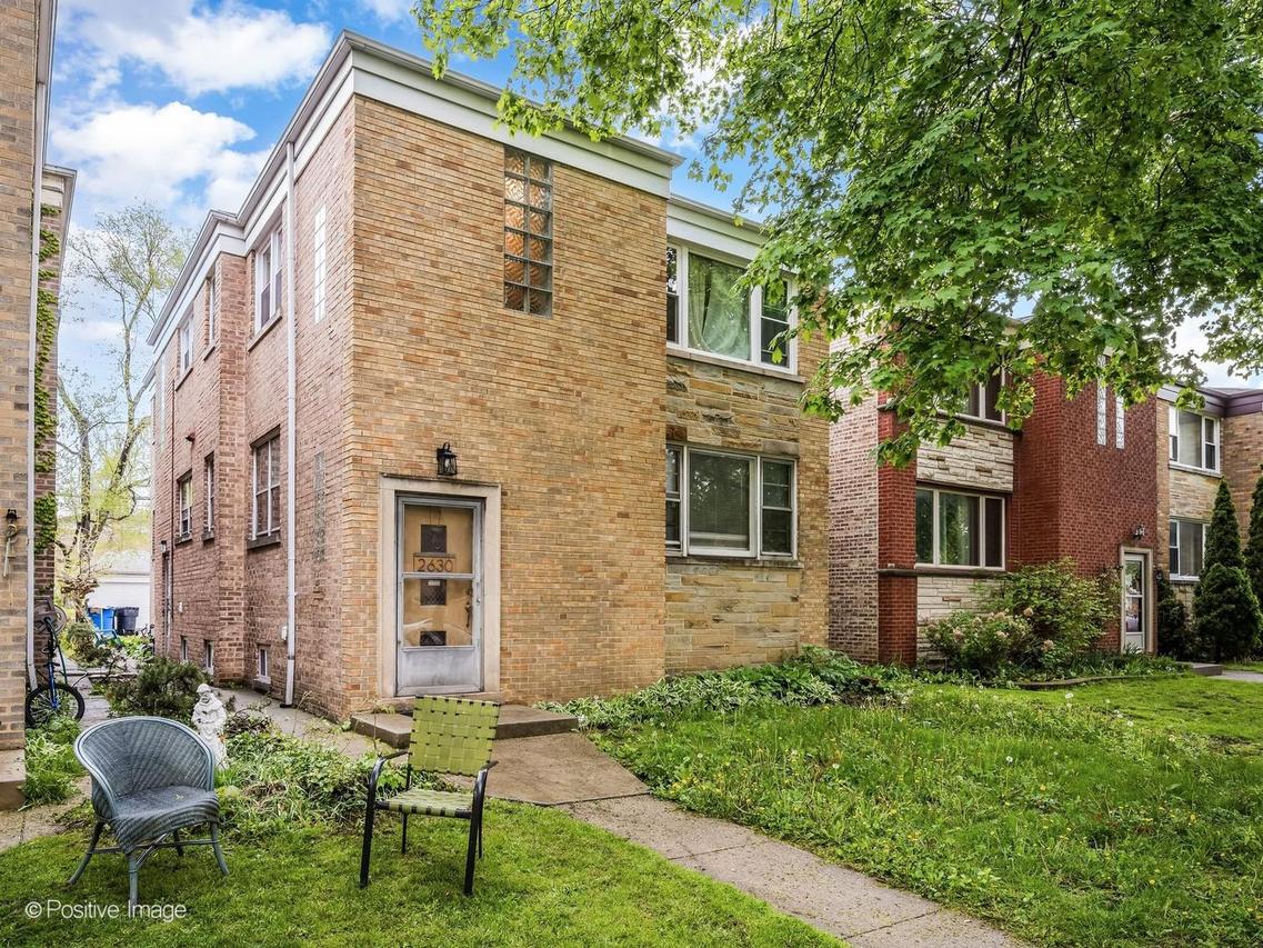 2630 W Estes Ave., Chicago, IL 60645