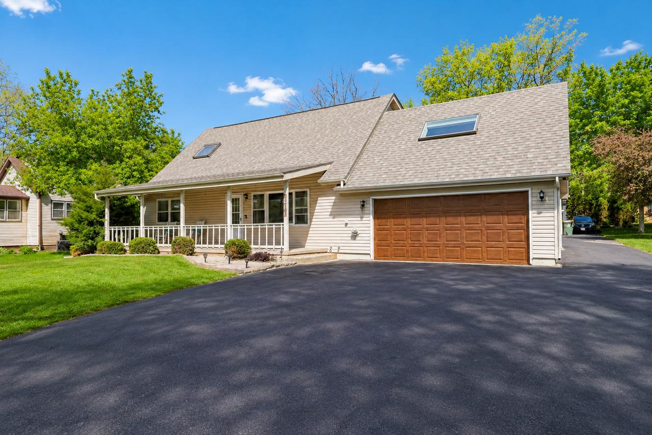 1320 N Harrison St., Algonquin, IL 60102