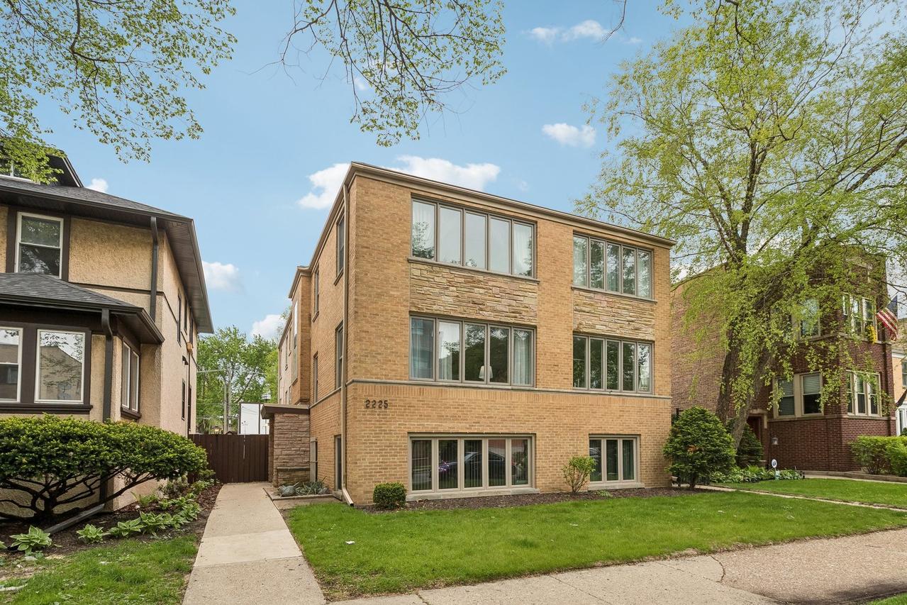 2225 W Touhy Ave., Chicago, IL 60645