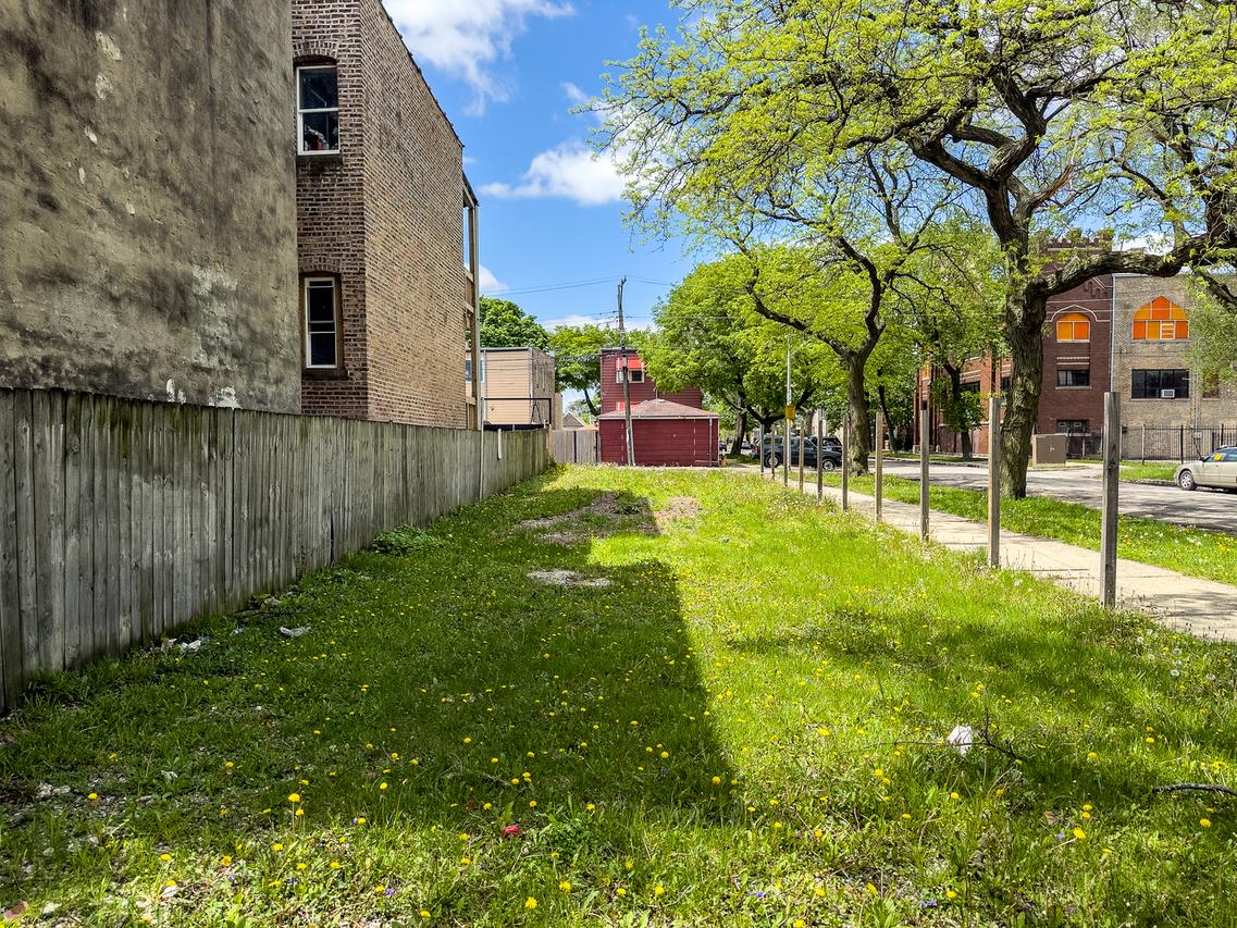 856 N Avers Ave., Chicago, IL 60651