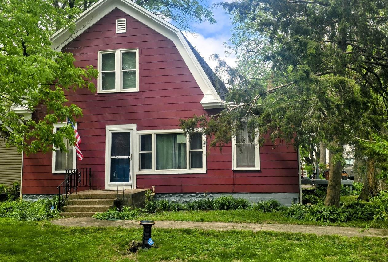 114 E Center St., Seymour, IL 61875