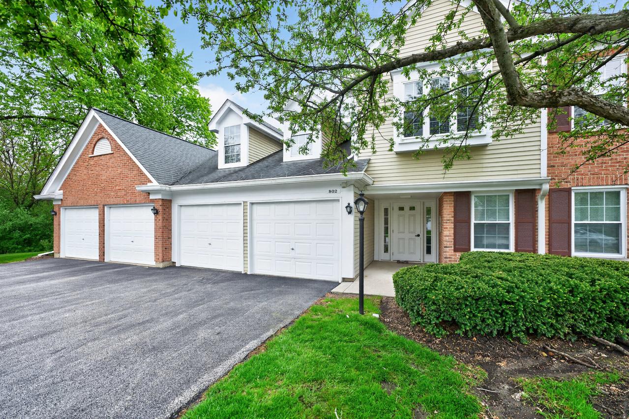802 Butternut Ln. #C, Mount Prospect, IL 60056