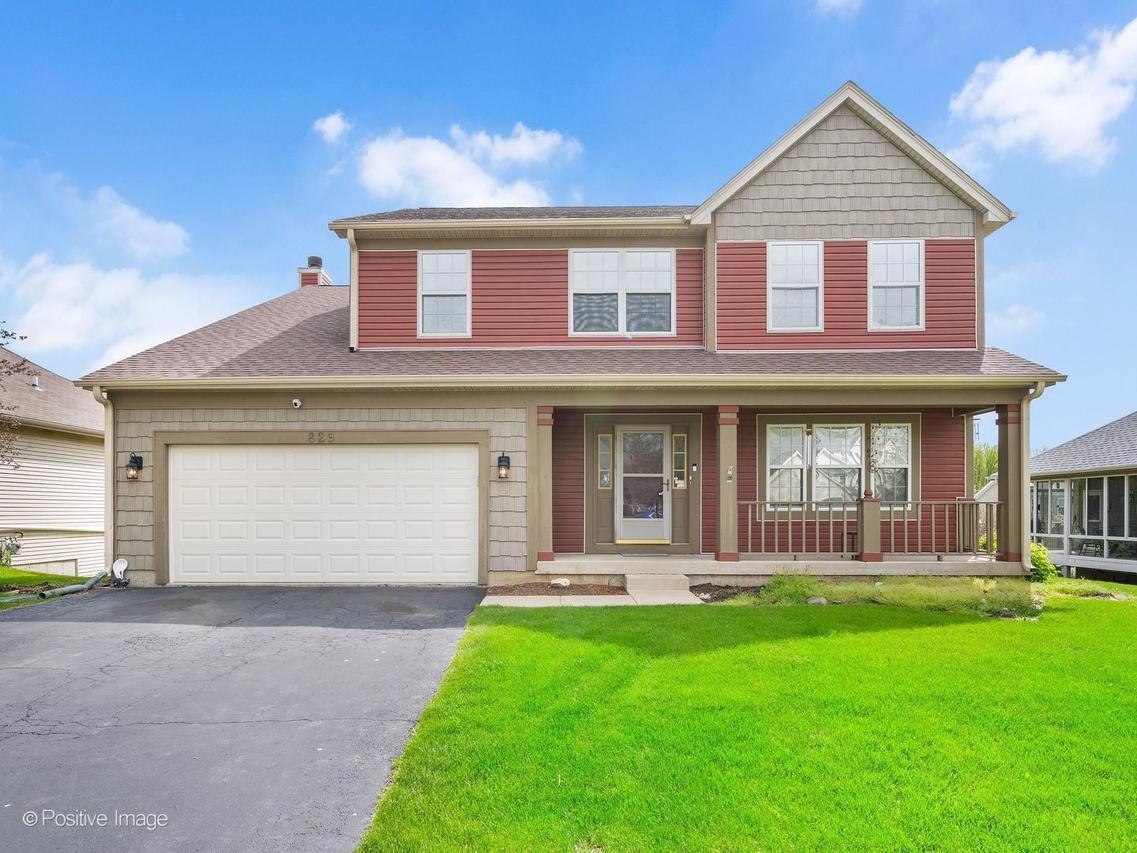 829 Red Barn Ln., Elgin, IL 60124