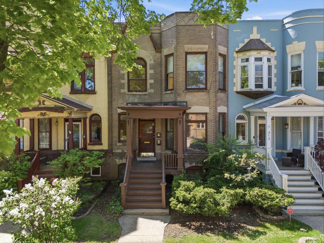 315 S Maple Ave., Oak Park, IL 60302