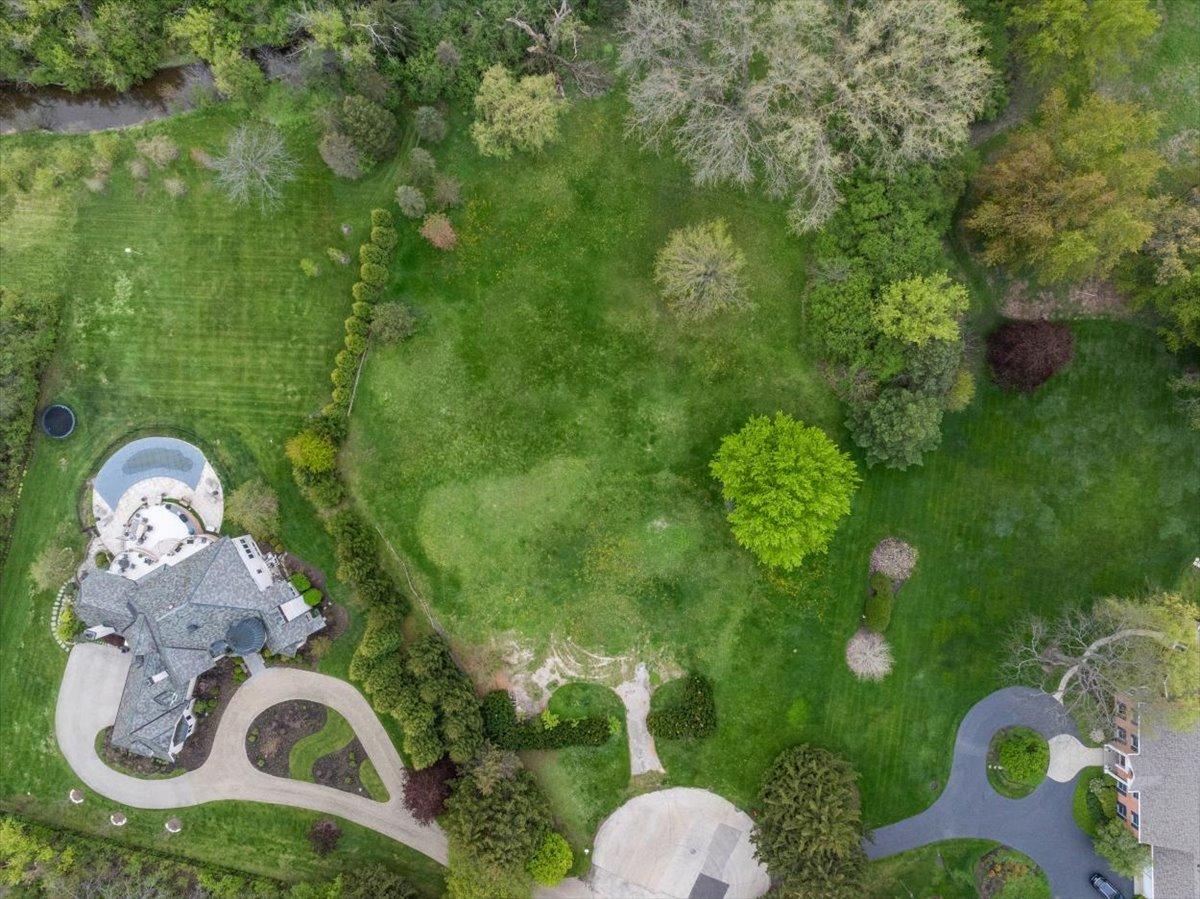 250 Butler Dr., Lake Forest, IL 60045