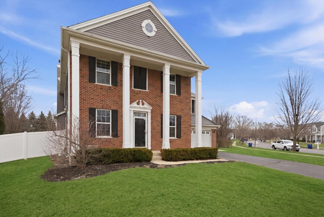 217 Sunbury Dr., St. Charles, IL 60175
