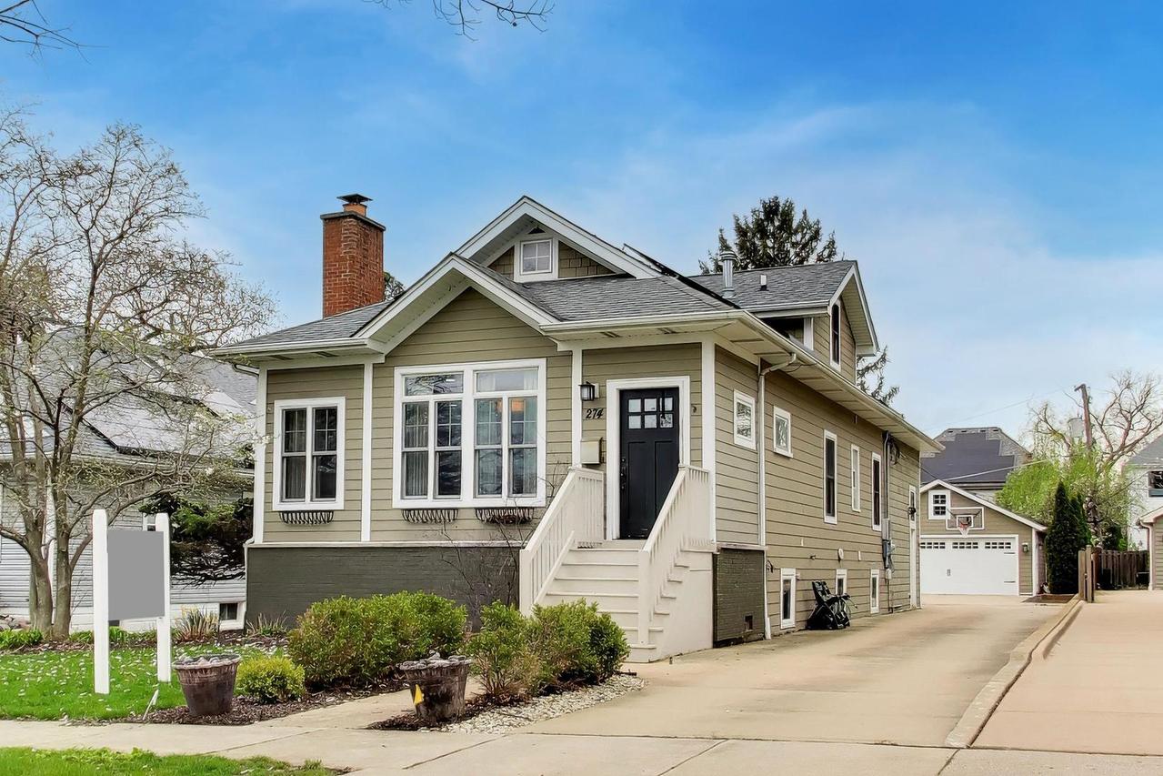 274 N Oak St., Elmhurst, IL 60126