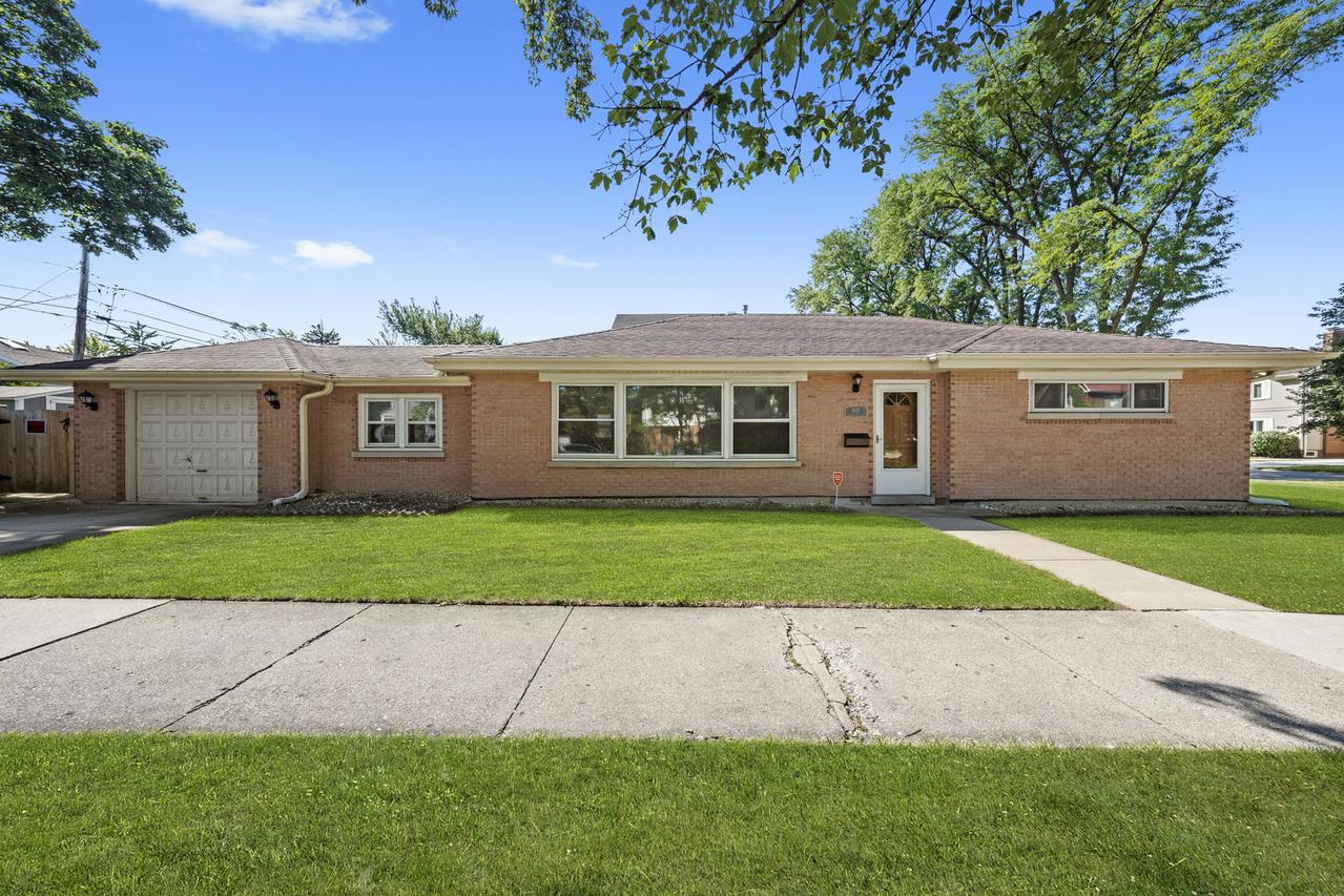 1621 S Crescent Ave., Park Ridge, IL 60068