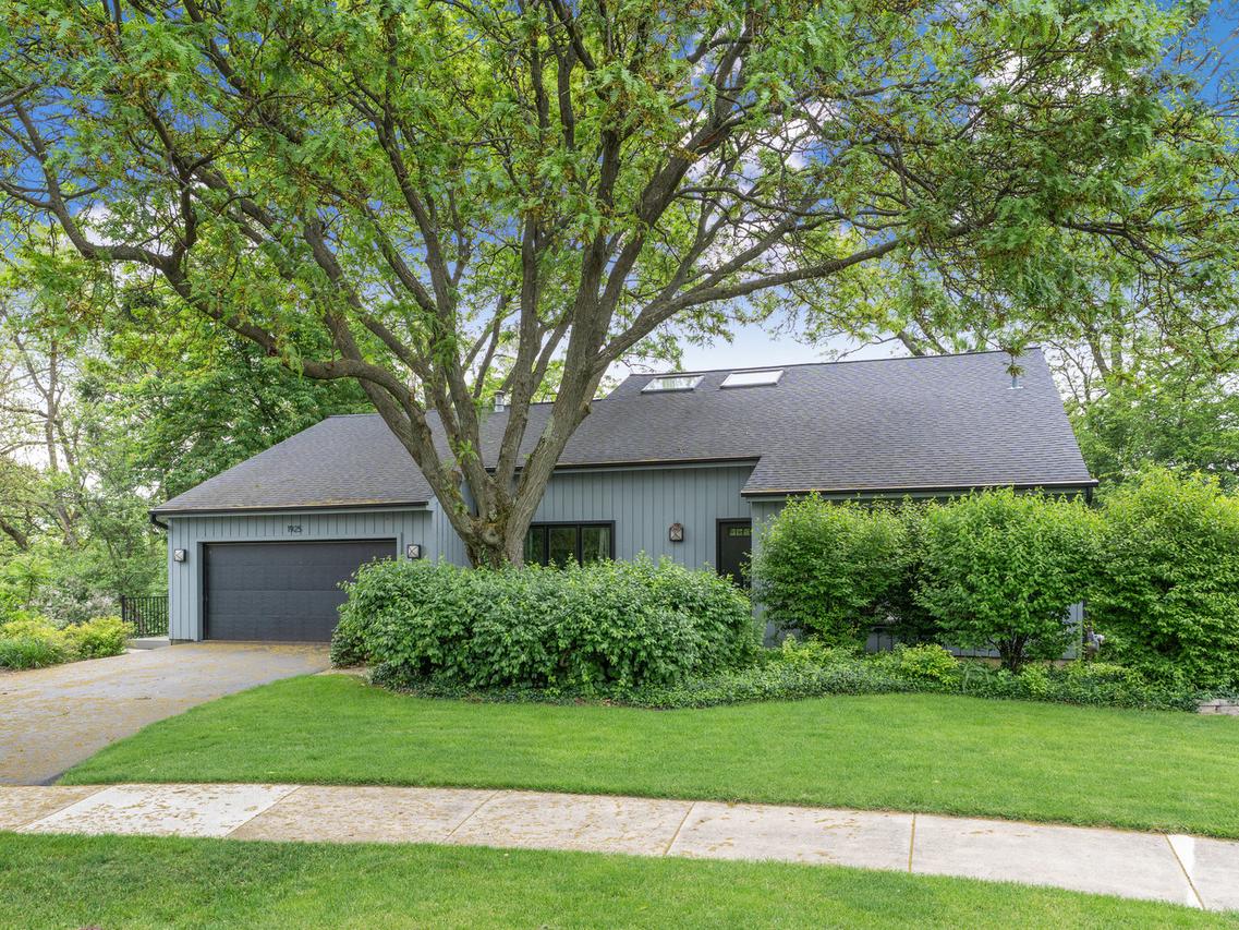 1925 Pine Rd., Lisle, IL 60532
