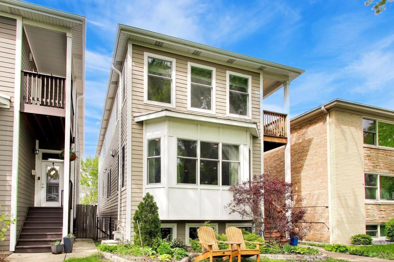 5404 W Leland Ave., Chicago, IL 60630
