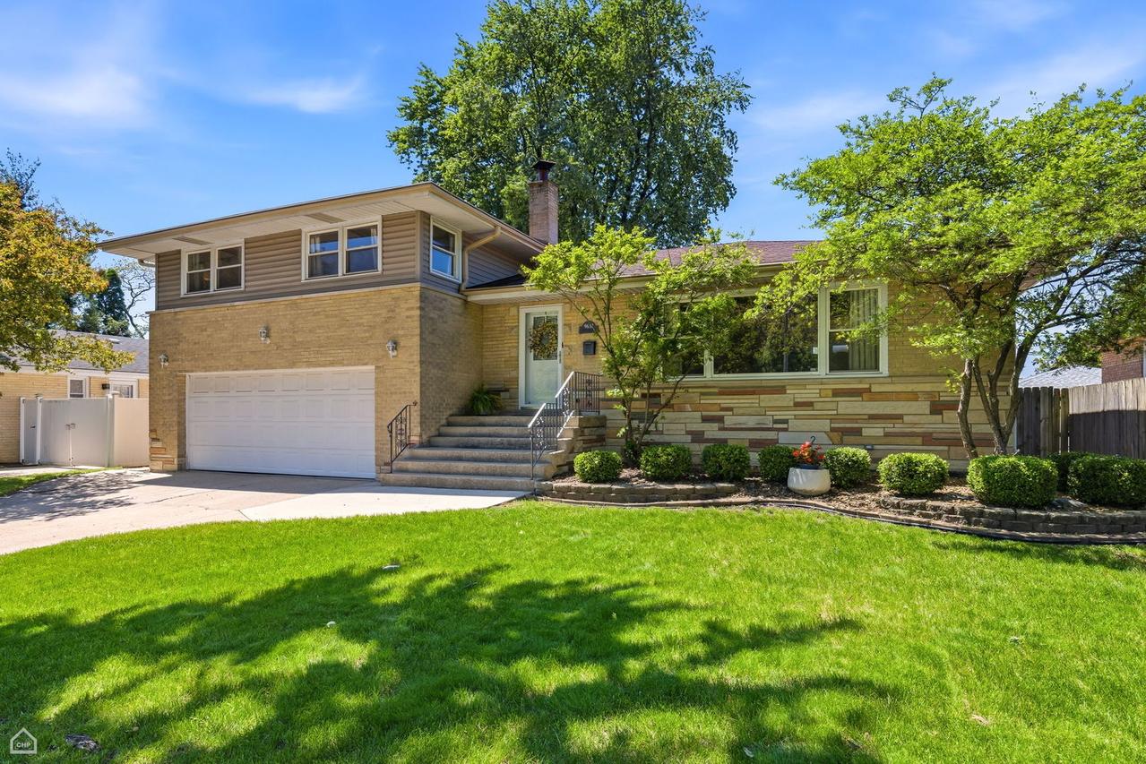 9632 Massasoit Ave., Oak Lawn, IL 60453