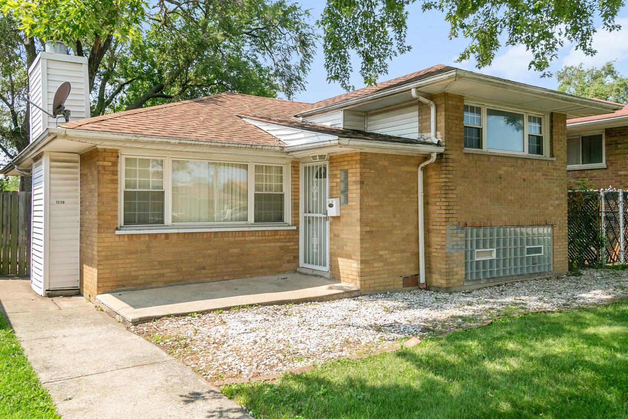 12138 S Elizabeth St., Chicago, IL 60643