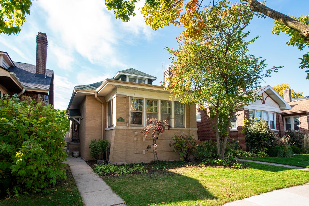 6614 N Talman Ave., Chicago, IL 60645