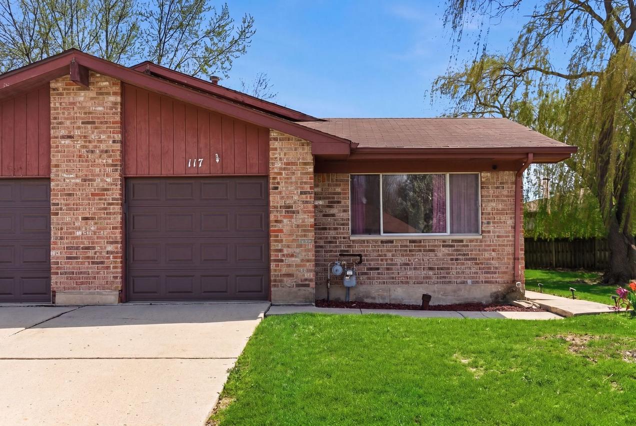 117 Virginia Ct., Streamwood, IL 60107