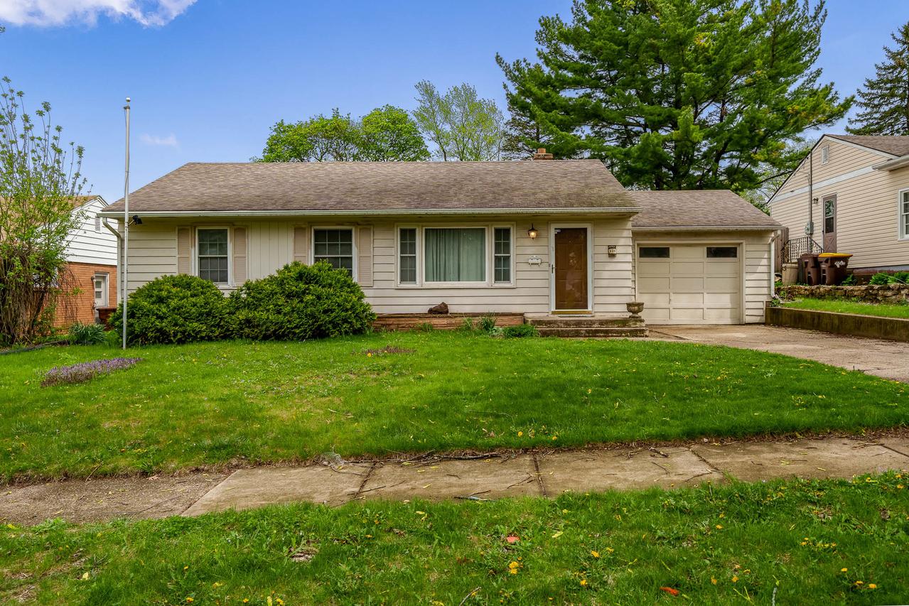 920 Woodland Dr., Rockford, IL 61108