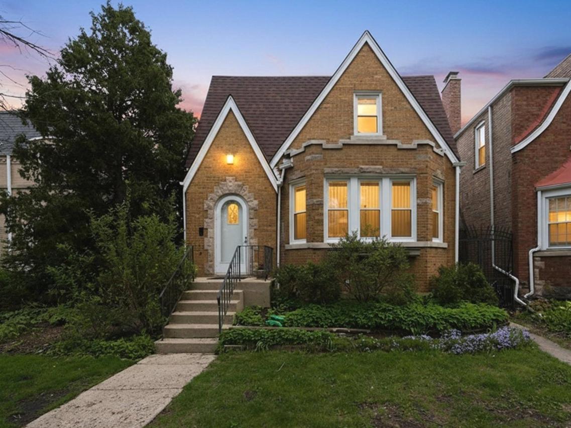 5919 N Bernard St., Chicago, IL 60659