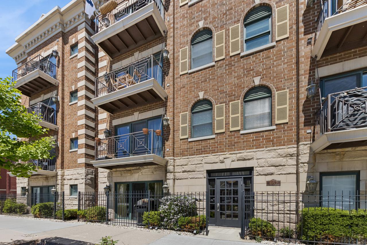 1152 W Roscoe St. #1W, Chicago, IL 60657