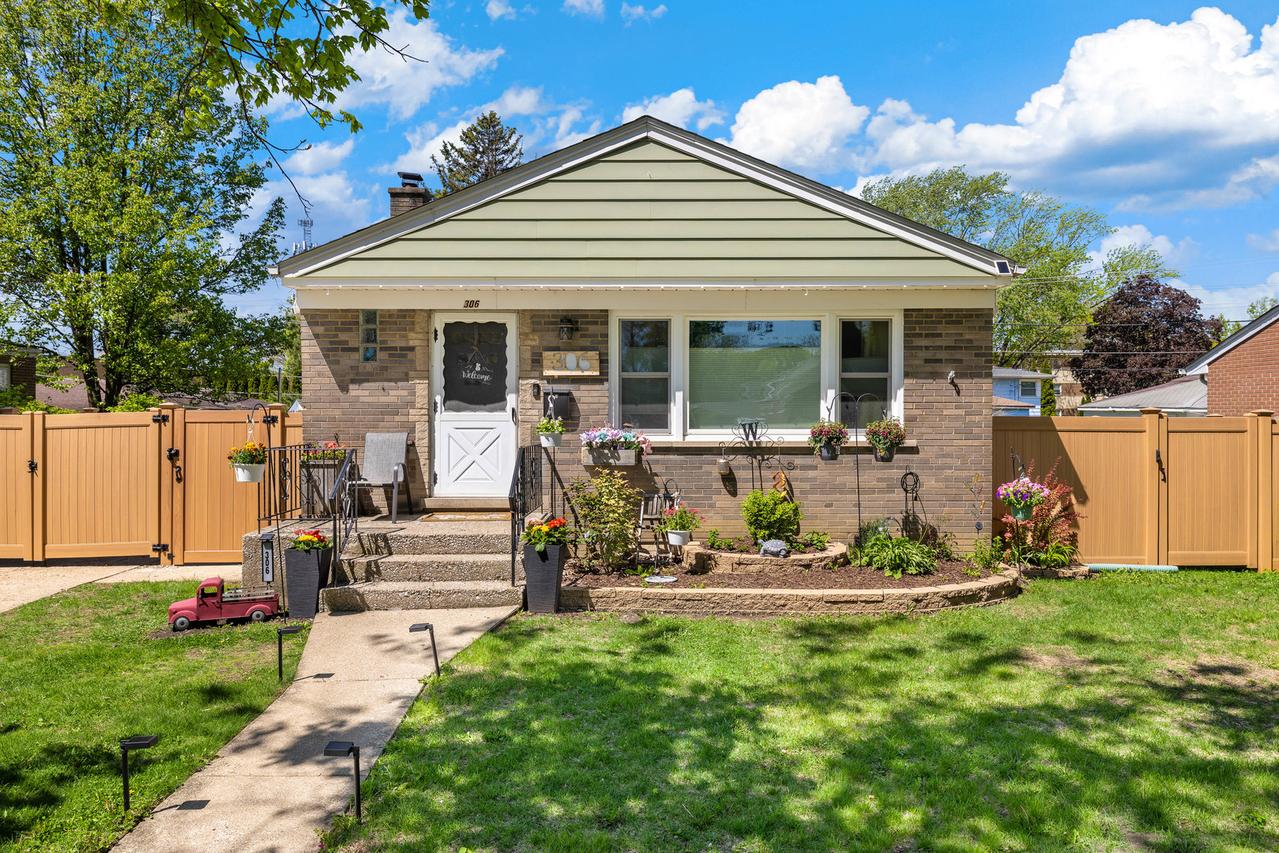 [Address Hidden by Seller], La Grange Park, IL 60526