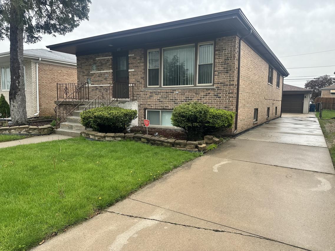 600 Escanaba Ave., Calumet City, IL 60409