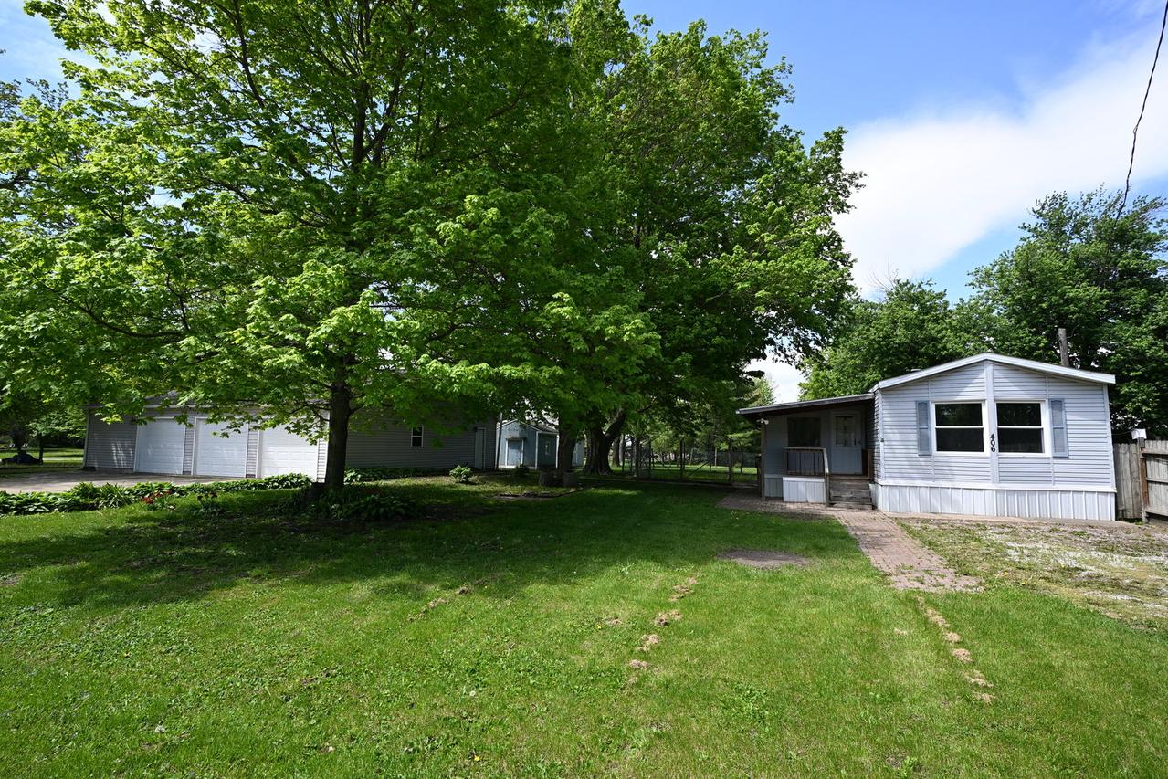 406 Park St., Kappa, IL 61738