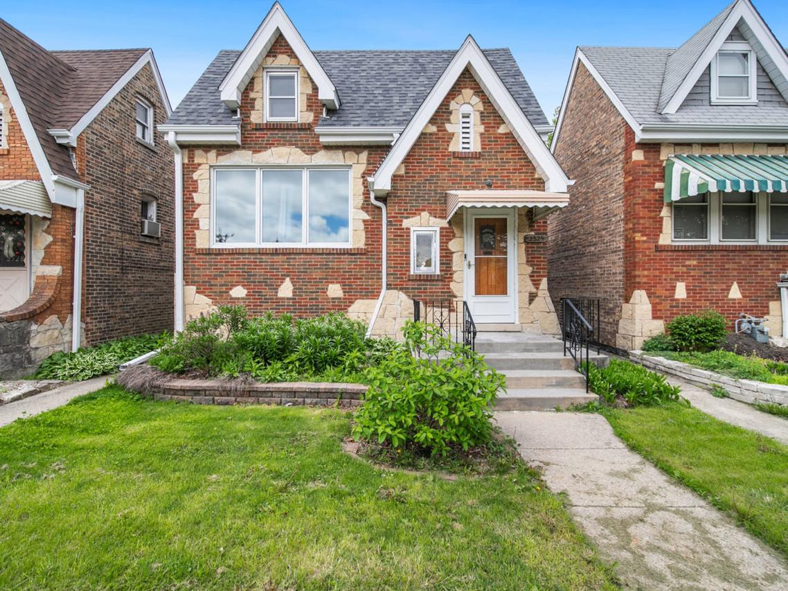 2524 Oak Park Ave., Berwyn, IL 60402
