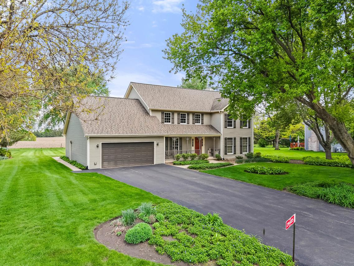 2N485 Colt Dr., Elburn, IL 60119