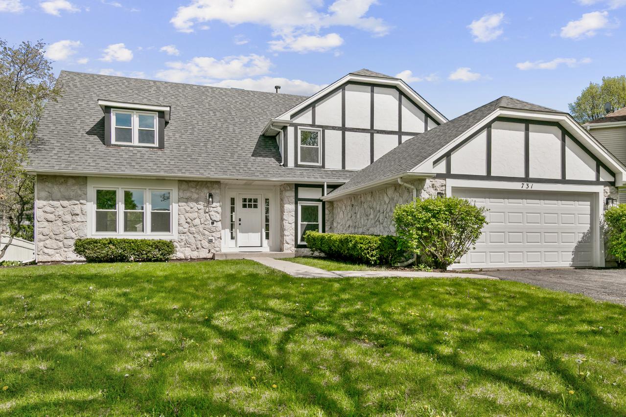 731 Roaring Brook Ln., Algonquin, IL 60102