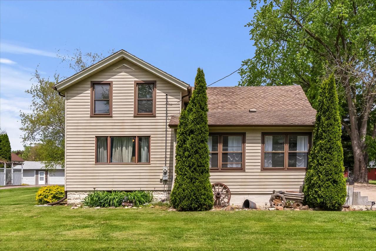 440 E Lasalle St., Somonauk, IL 60552
