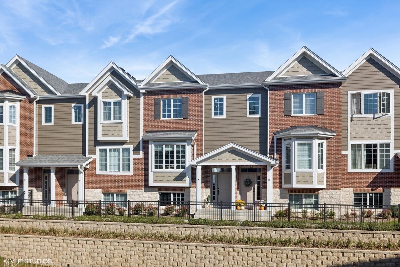 416 N Cass Ave. #4, Westmont, IL 60559