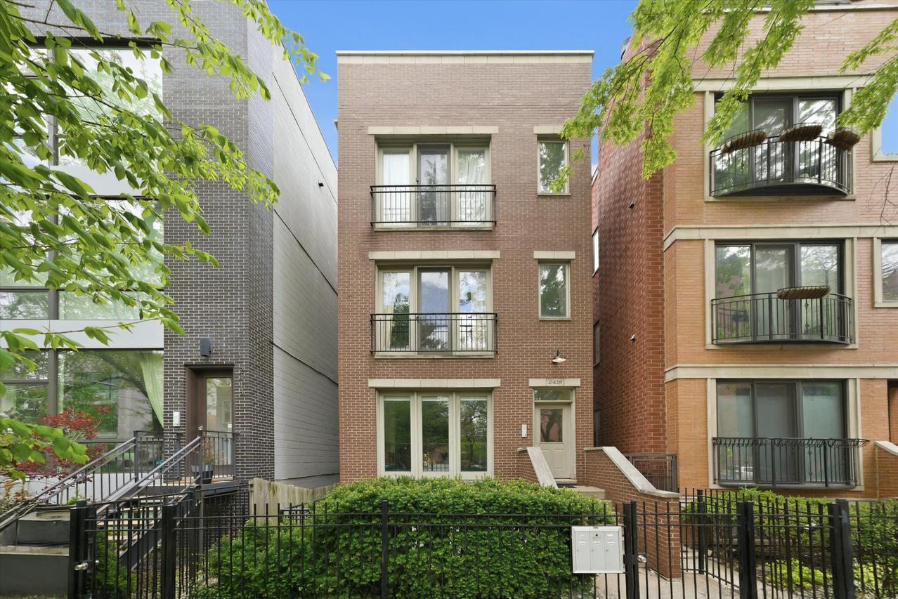 2416 W Thomas St. #2, Chicago, IL 60622