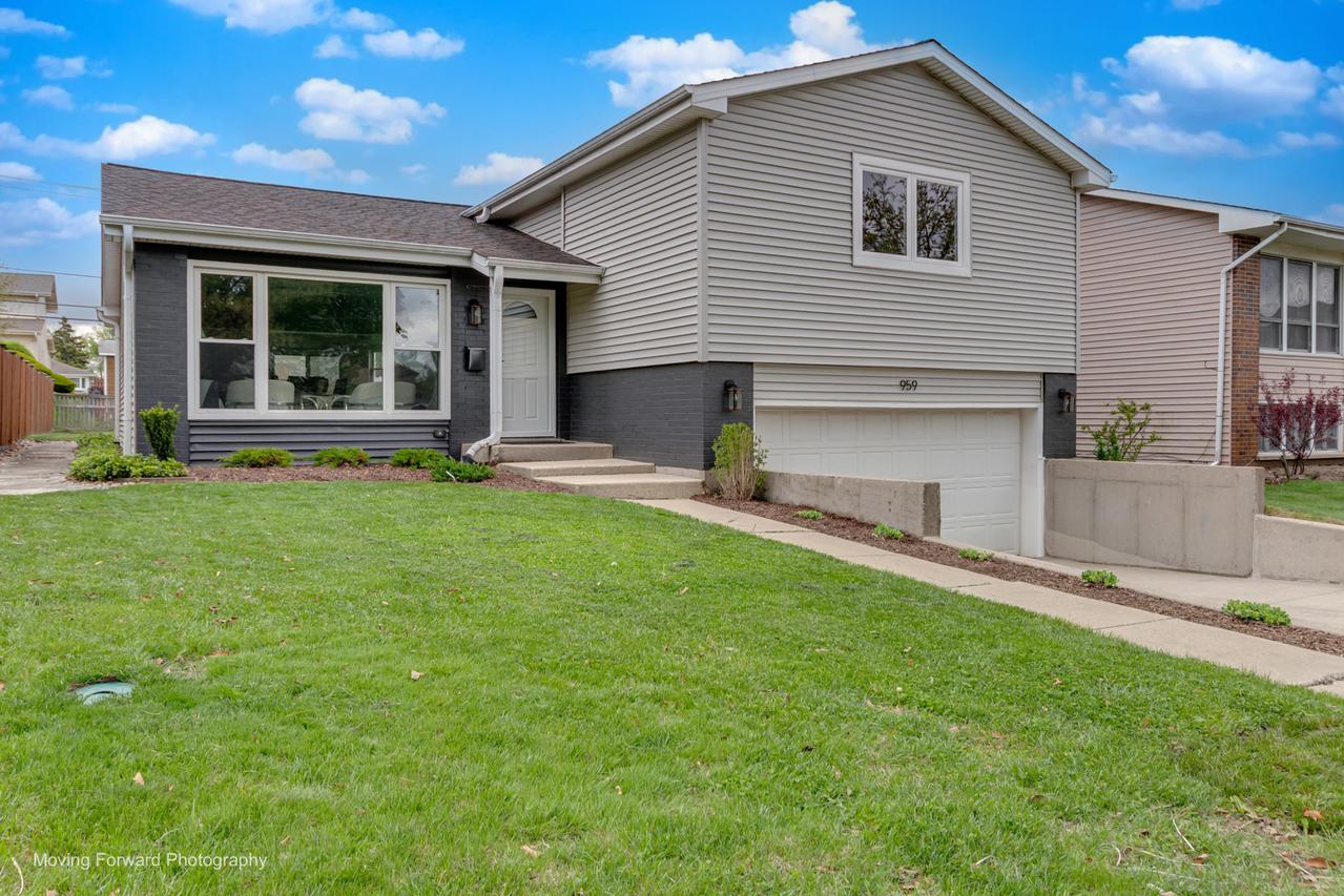 959 S Fern Ave., Elmhurst, IL 60126