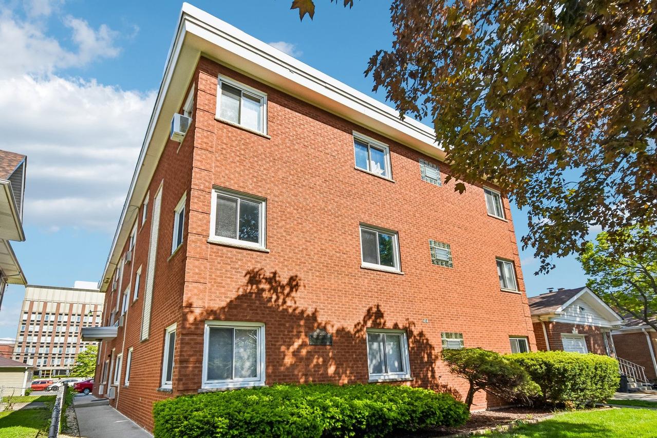424 Elgin Ave. #4, Forest Park, IL 60130