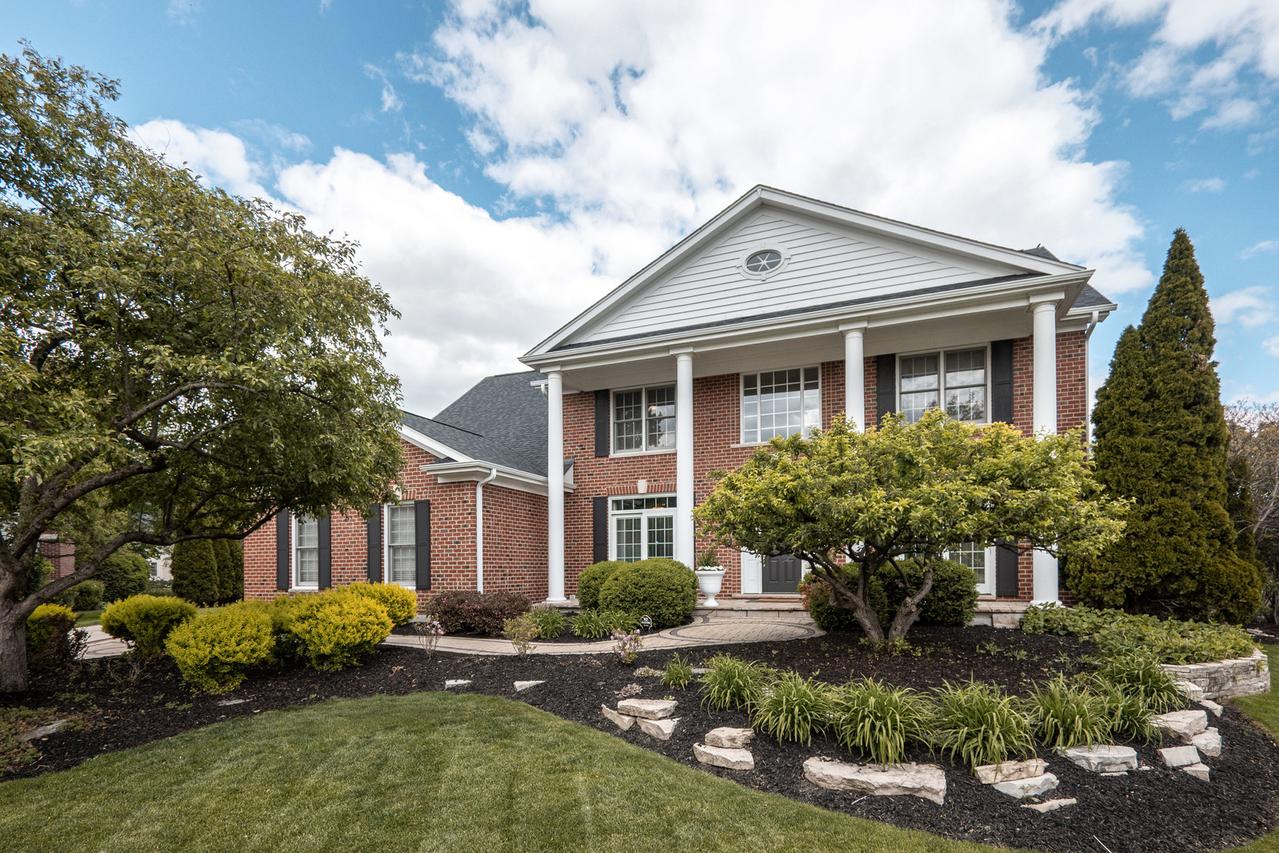 2040 Arrowhead Ct., Geneva, IL 60134