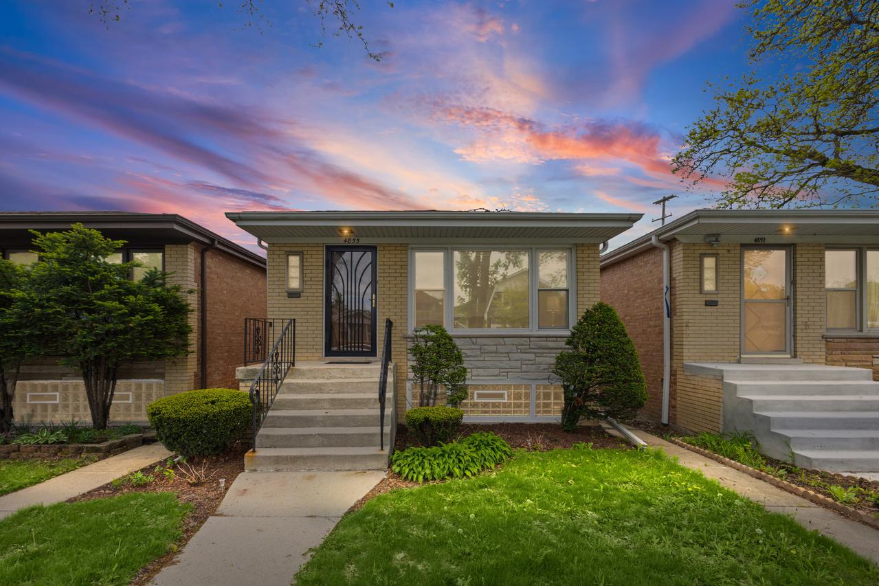 4855 W Gunnison St., Chicago, IL 60630