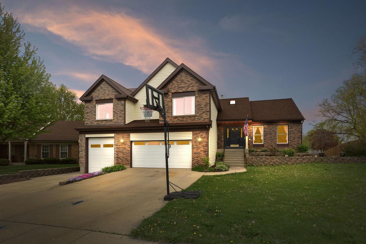 6 Cambridge Ct., Cary, IL 60013